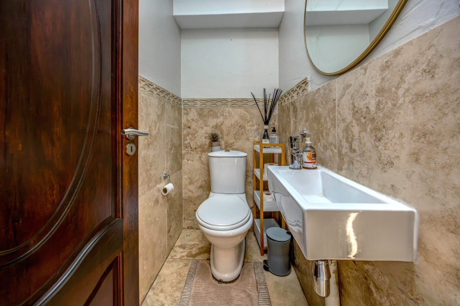 3 Bedroom Property for Sale in Broadacres Gauteng