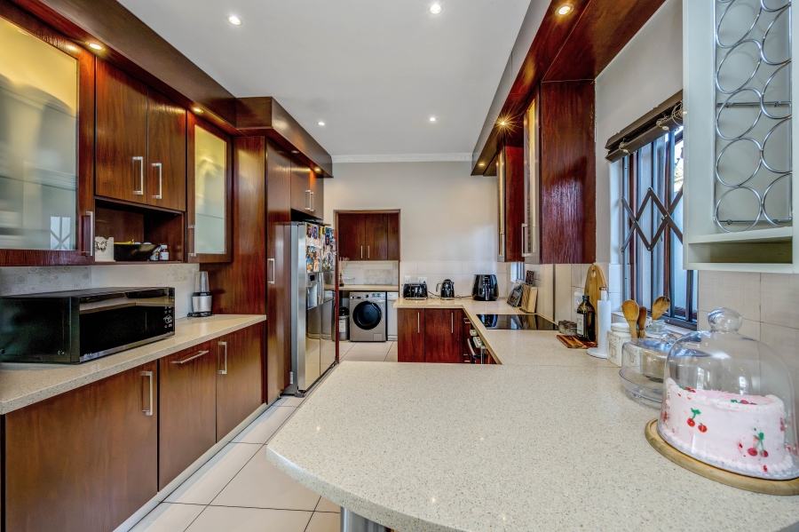 3 Bedroom Property for Sale in Broadacres Gauteng