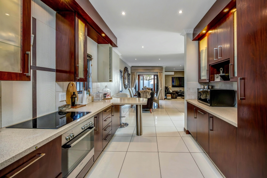 3 Bedroom Property for Sale in Broadacres Gauteng