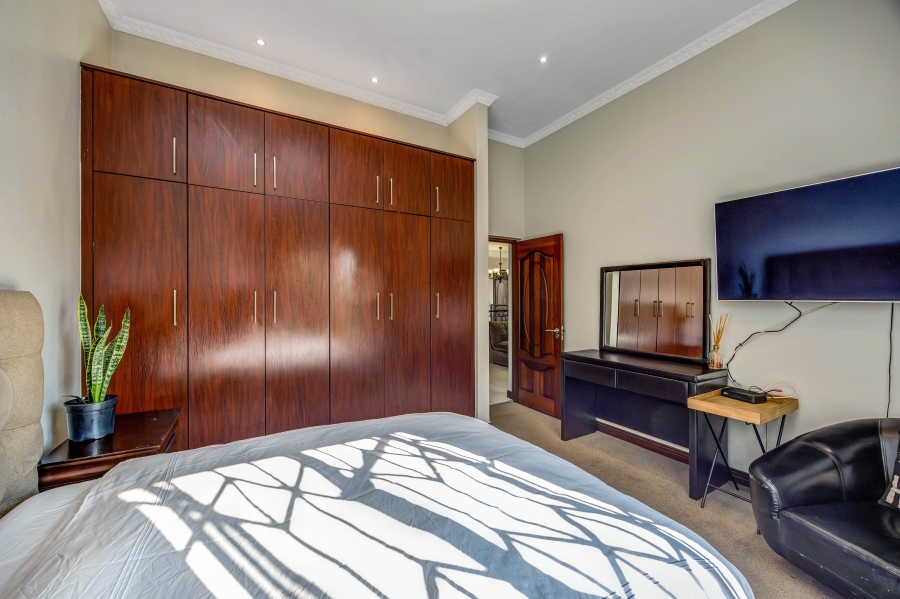 3 Bedroom Property for Sale in Broadacres Gauteng