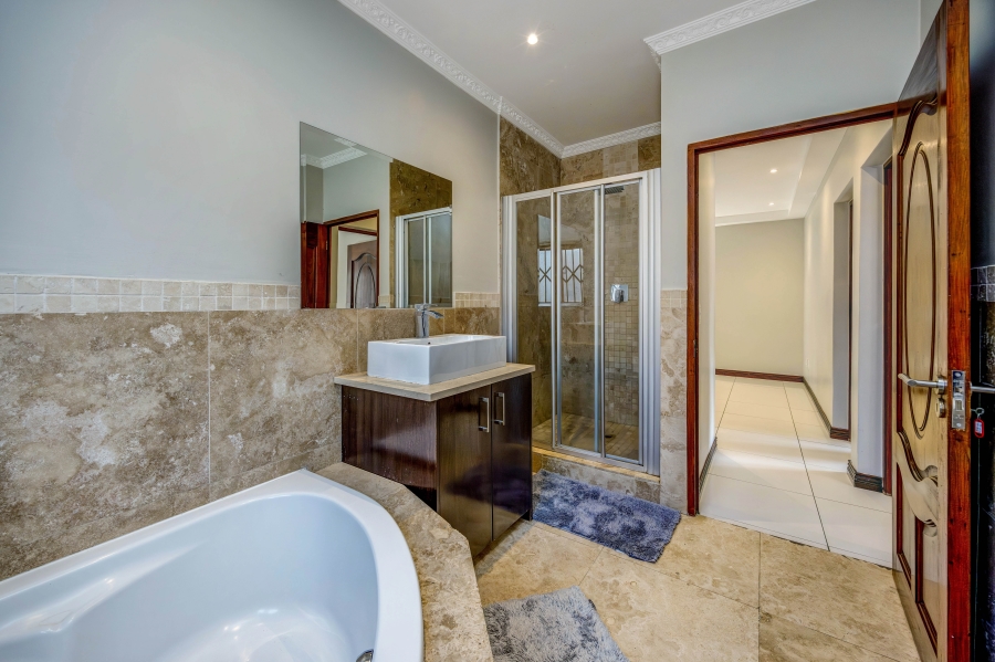3 Bedroom Property for Sale in Broadacres Gauteng