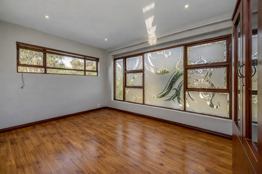 3 Bedroom Property for Sale in Broadacres Gauteng
