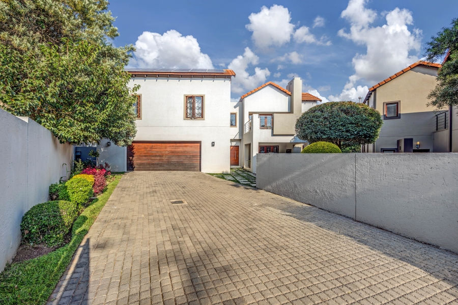 3 Bedroom Property for Sale in Broadacres Gauteng