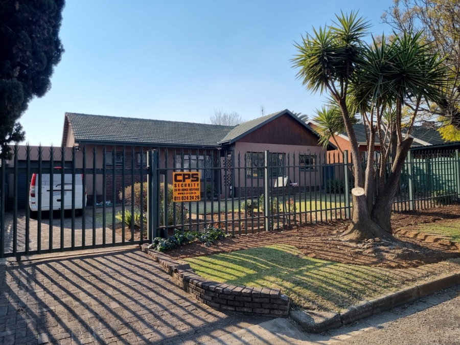 To Let 3 Bedroom Property for Rent in Dinwiddie Gauteng
