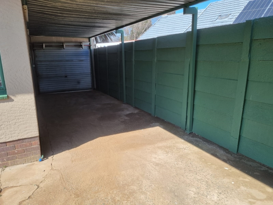 To Let 3 Bedroom Property for Rent in Dinwiddie Gauteng