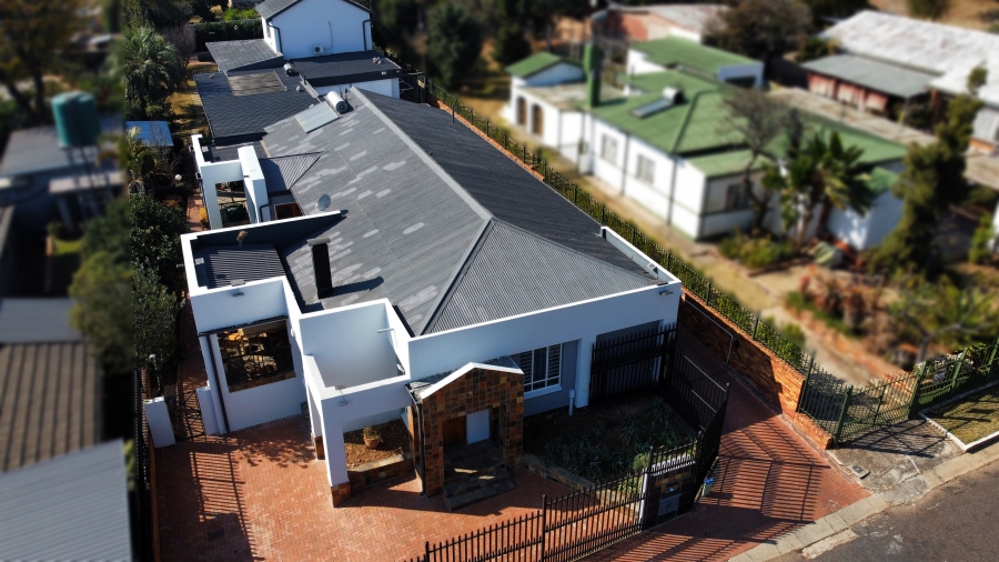 6 Bedroom Property for Sale in Villieria Gauteng