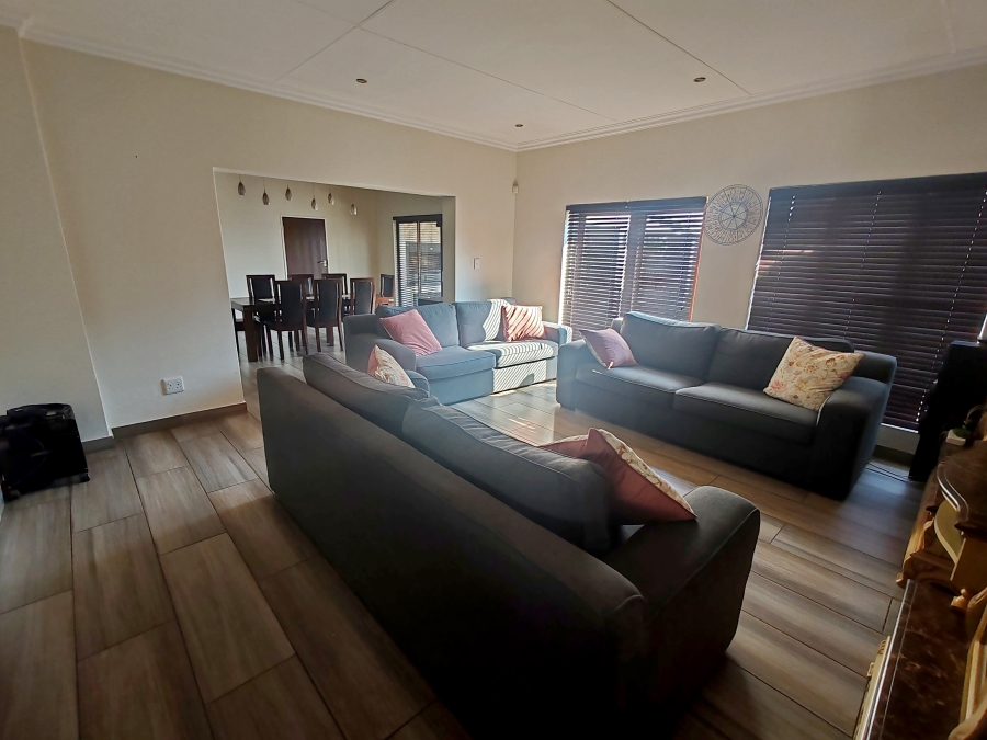 6 Bedroom Property for Sale in Villieria Gauteng