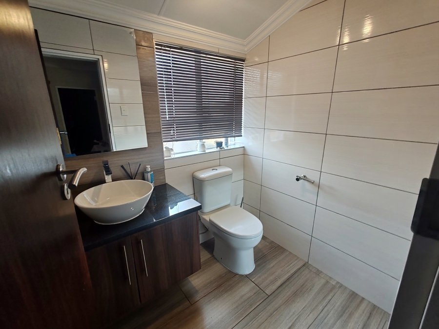 6 Bedroom Property for Sale in Villieria Gauteng