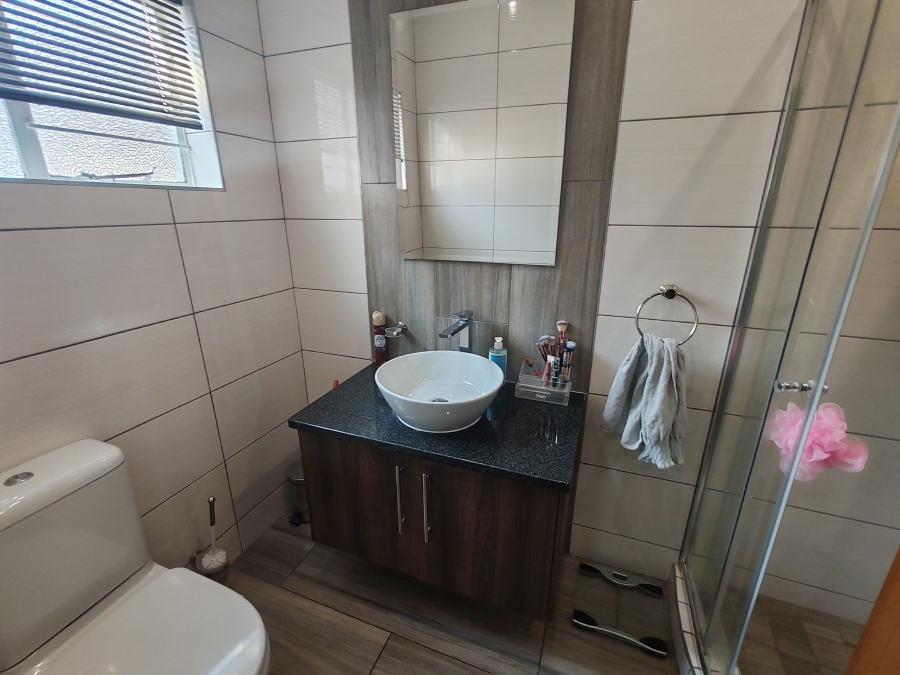 6 Bedroom Property for Sale in Villieria Gauteng