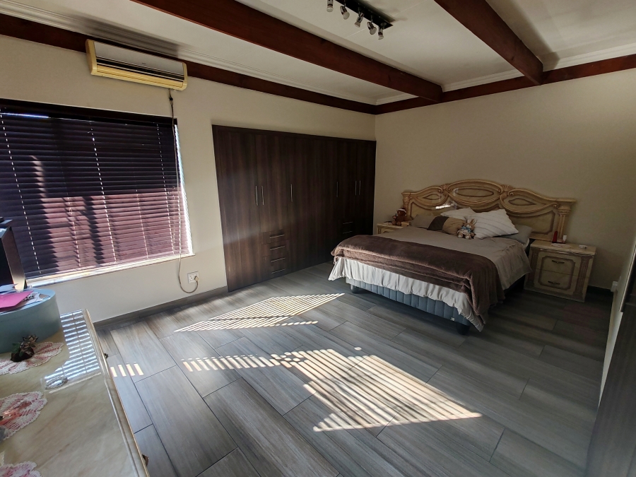 6 Bedroom Property for Sale in Villieria Gauteng