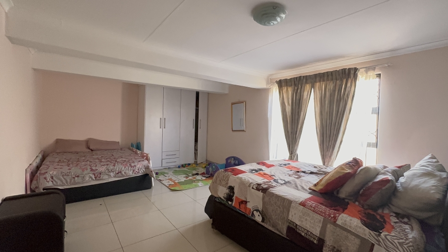 4 Bedroom Property for Sale in Dawn Park Gauteng