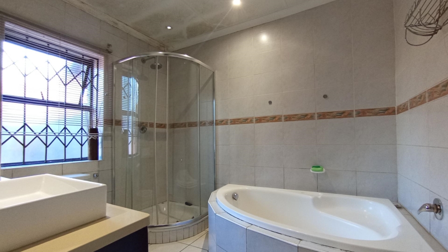 4 Bedroom Property for Sale in Oriel Gauteng