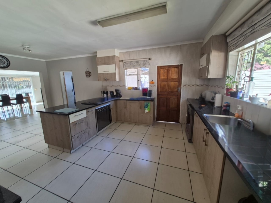 To Let 4 Bedroom Property for Rent in Eden Glen Gauteng