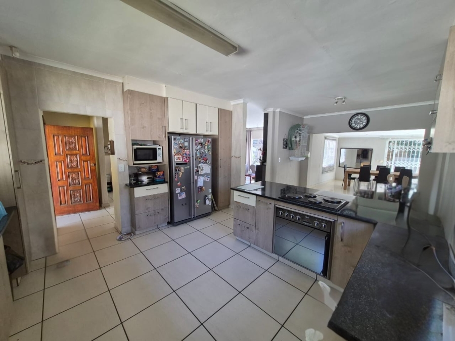 To Let 4 Bedroom Property for Rent in Eden Glen Gauteng