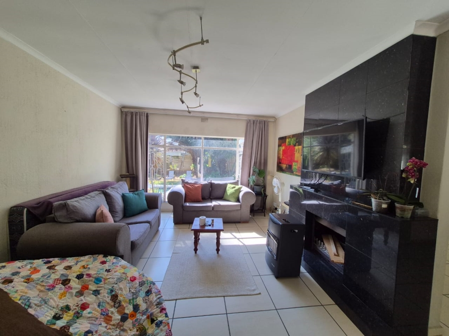 To Let 4 Bedroom Property for Rent in Eden Glen Gauteng