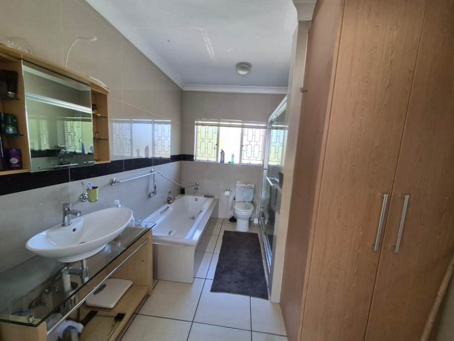 To Let 4 Bedroom Property for Rent in Eden Glen Gauteng