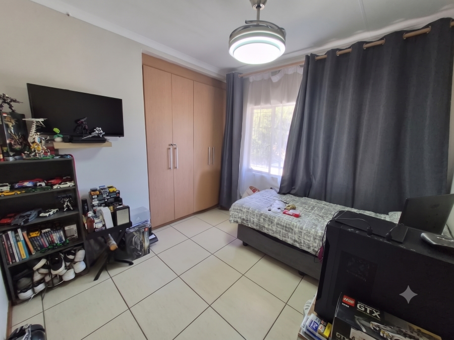 To Let 4 Bedroom Property for Rent in Eden Glen Gauteng