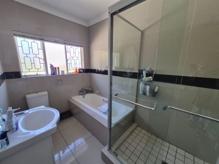 To Let 4 Bedroom Property for Rent in Eden Glen Gauteng