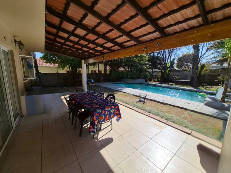 To Let 4 Bedroom Property for Rent in Eden Glen Gauteng