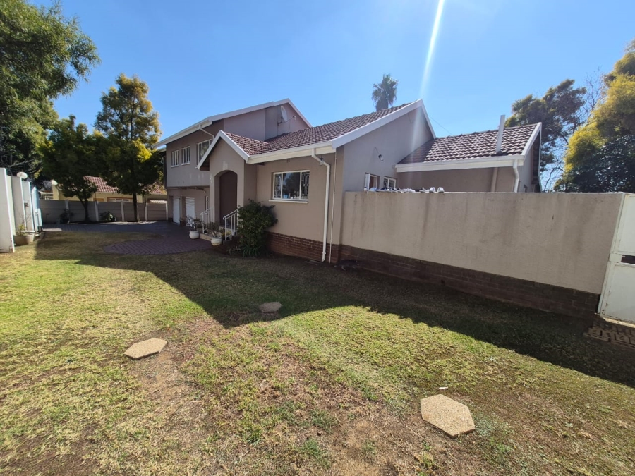 To Let 4 Bedroom Property for Rent in Eden Glen Gauteng