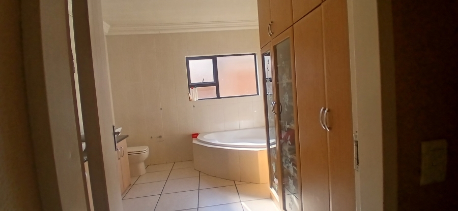 3 Bedroom Property for Sale in New Market Gauteng