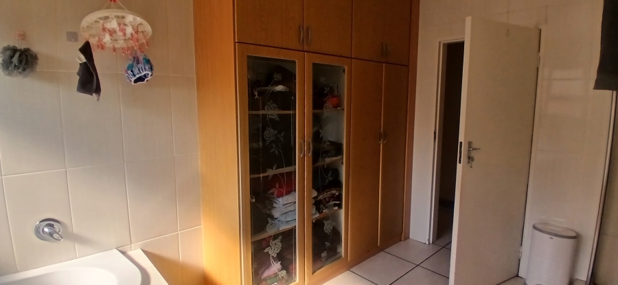 3 Bedroom Property for Sale in New Market Gauteng