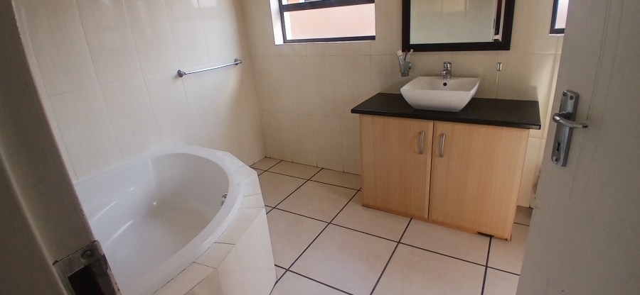 3 Bedroom Property for Sale in New Market Gauteng