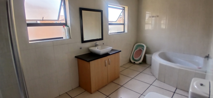 3 Bedroom Property for Sale in New Market Gauteng