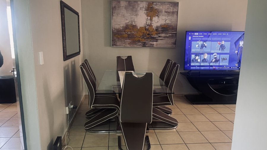 2 Bedroom Property for Sale in Grand Central Gauteng