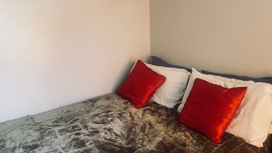 2 Bedroom Property for Sale in Grand Central Gauteng