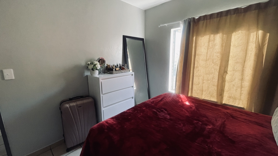 2 Bedroom Property for Sale in Grand Central Gauteng