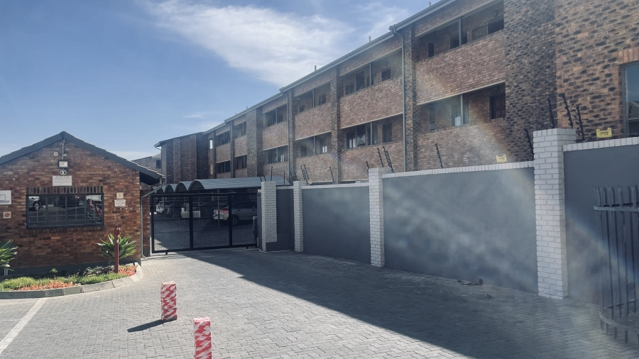 2 Bedroom Property for Sale in Grand Central Gauteng