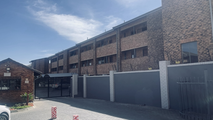2 Bedroom Property for Sale in Grand Central Gauteng