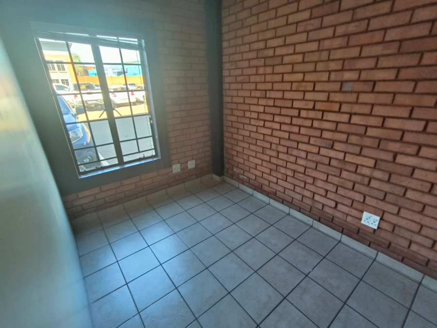 To Let Commercial Property for Rent in Hennopspark Gauteng