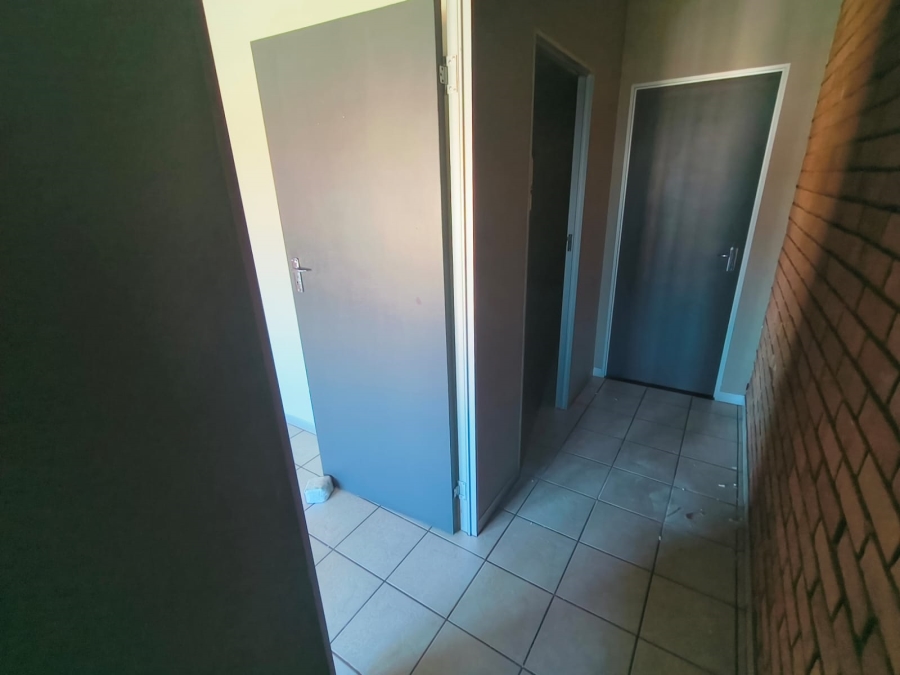 To Let Commercial Property for Rent in Hennopspark Gauteng
