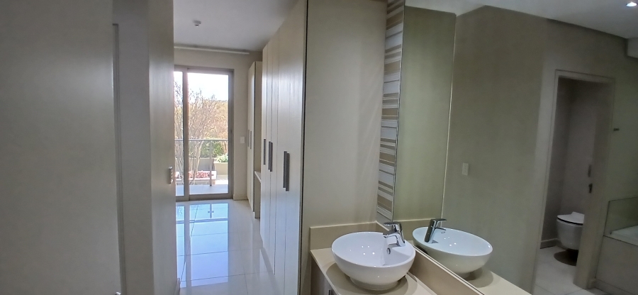 To Let 2 Bedroom Property for Rent in Rosebank Gauteng