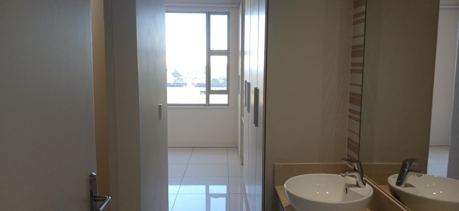 To Let 2 Bedroom Property for Rent in Rosebank Gauteng