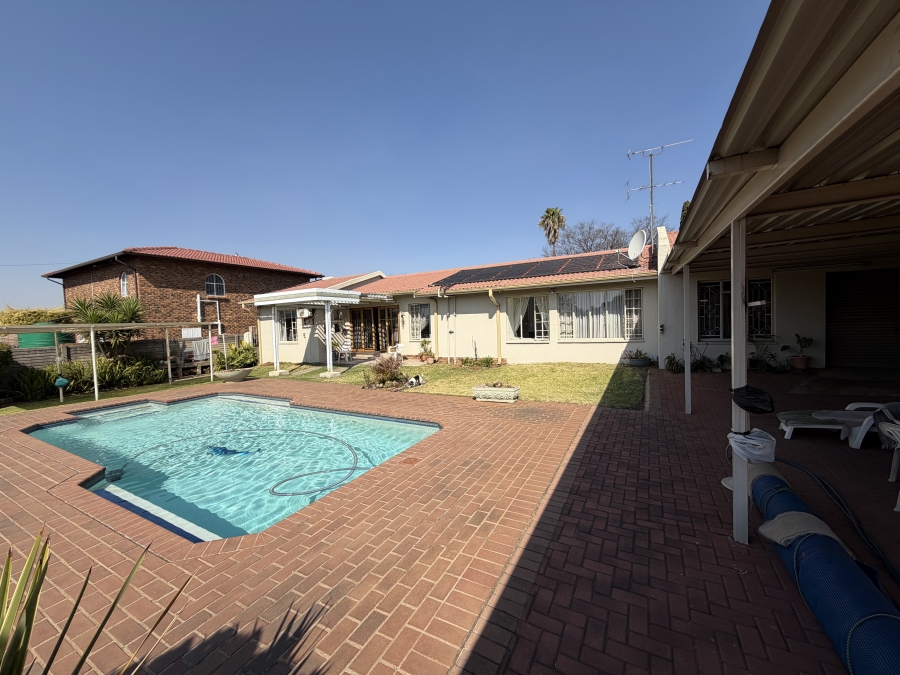 4 Bedroom Property for Sale in Dalpark Gauteng