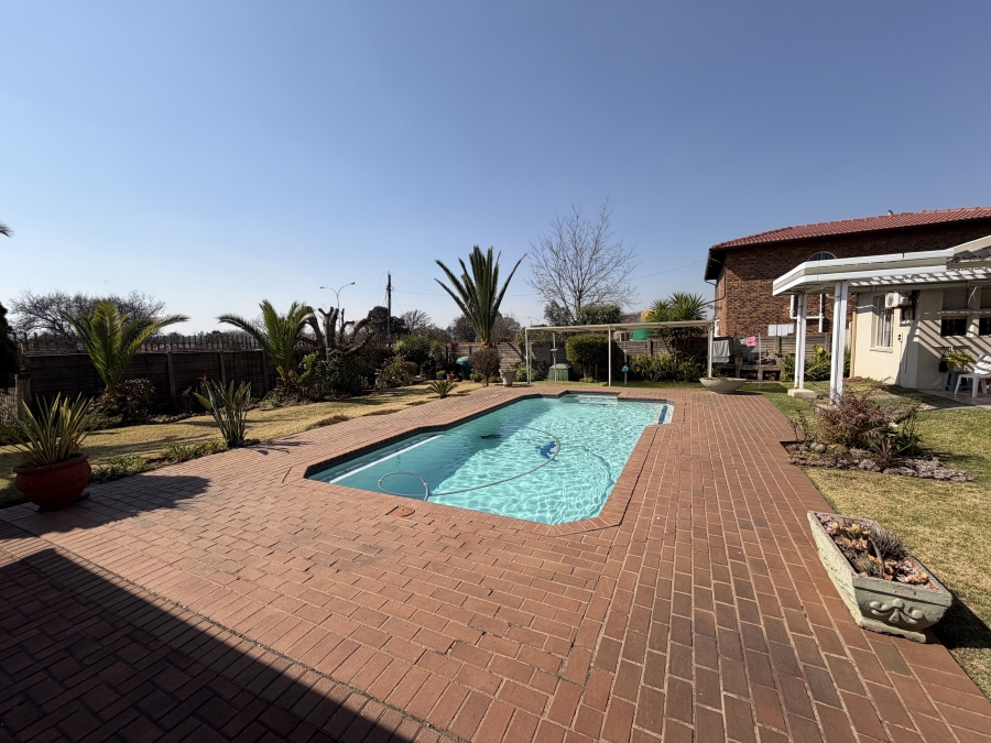 4 Bedroom Property for Sale in Dalpark Gauteng