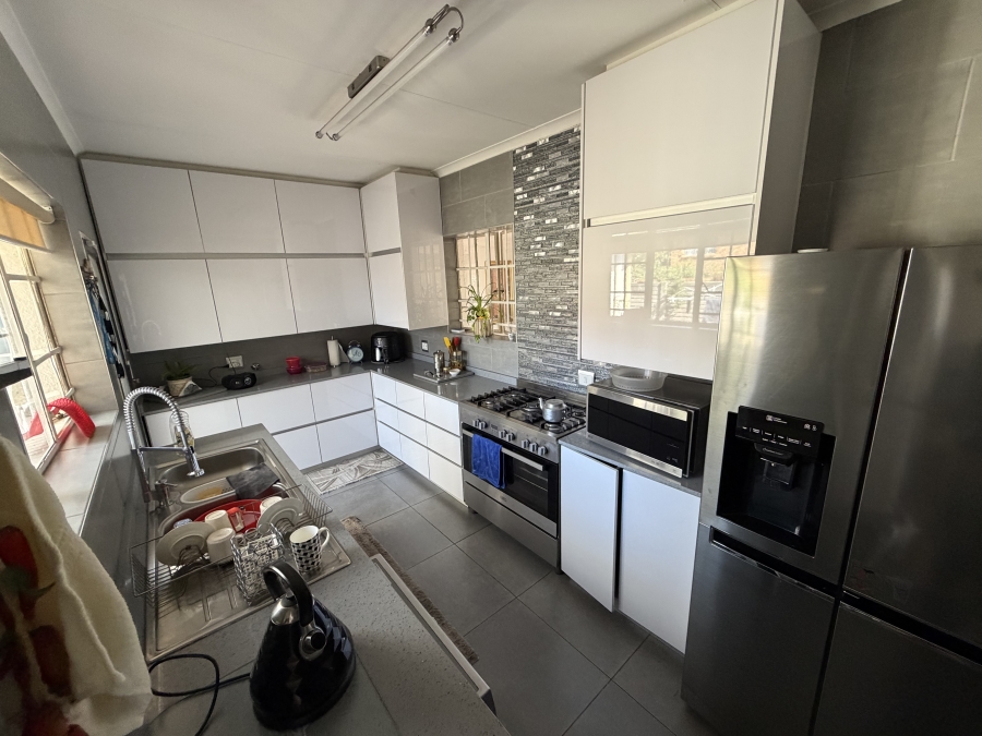 4 Bedroom Property for Sale in Dalpark Gauteng