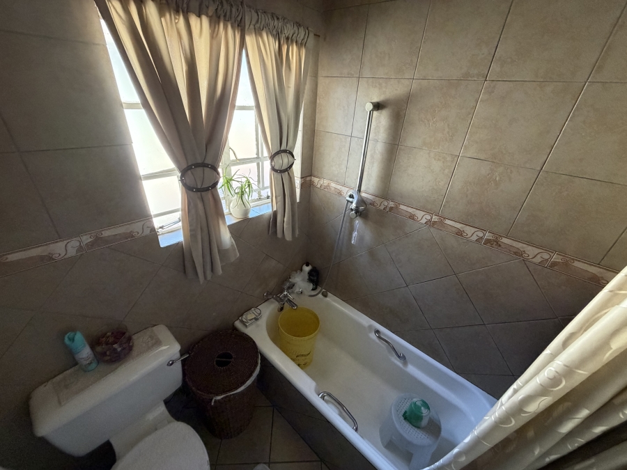 4 Bedroom Property for Sale in Dalpark Gauteng