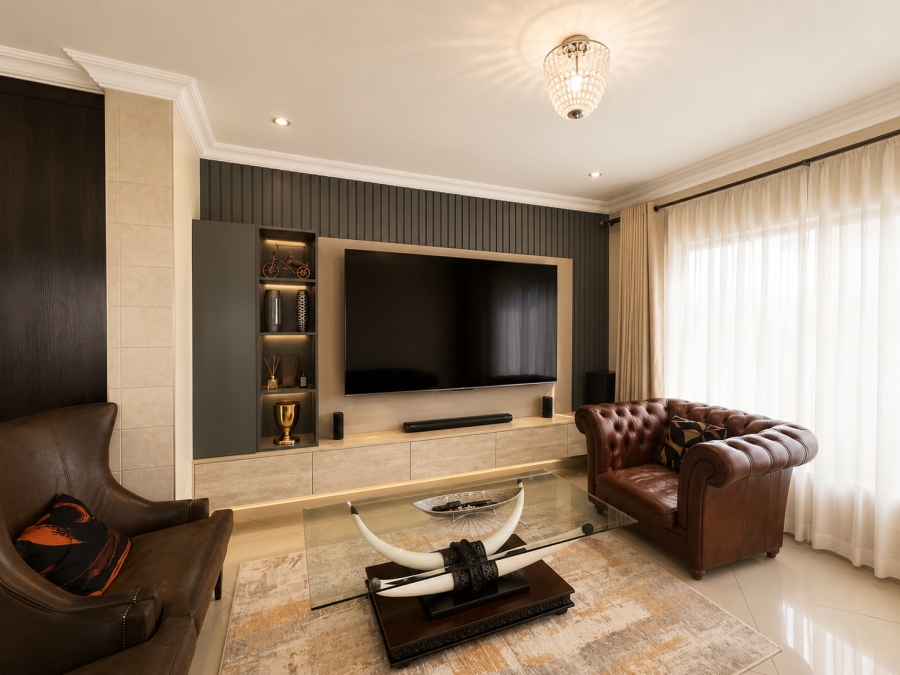 5 Bedroom Property for Sale in Thatchfield Estate Gauteng