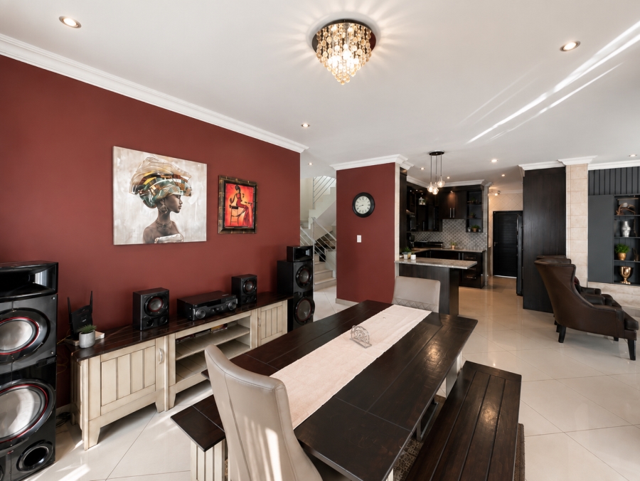 5 Bedroom Property for Sale in Thatchfield Estate Gauteng