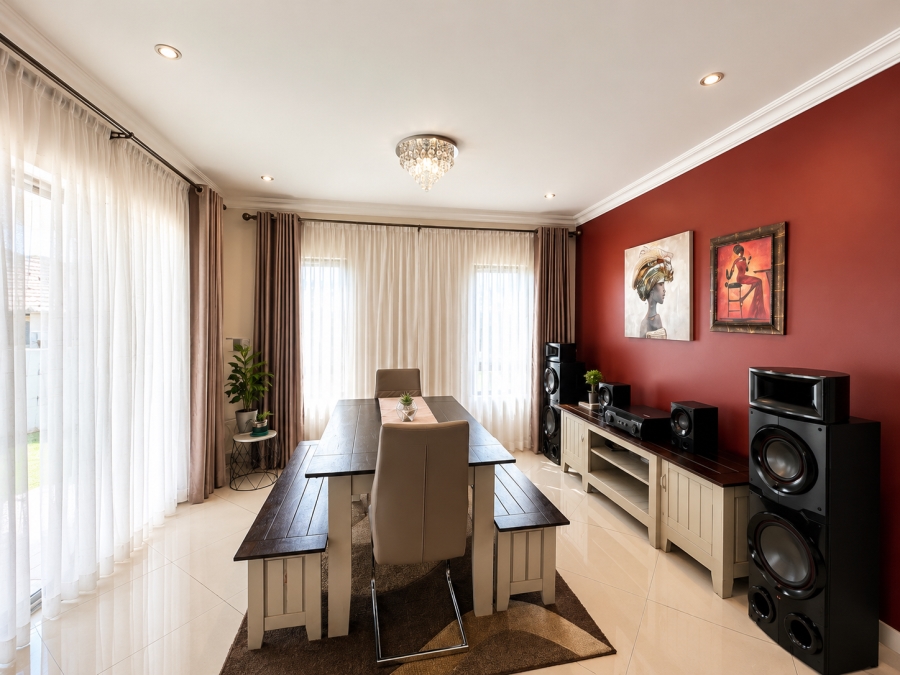 5 Bedroom Property for Sale in Thatchfield Estate Gauteng