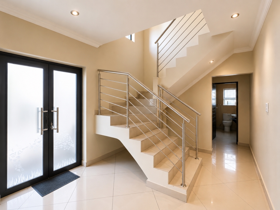 5 Bedroom Property for Sale in Thatchfield Estate Gauteng