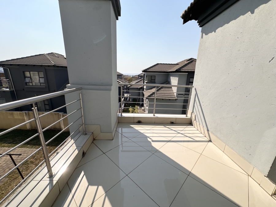 5 Bedroom Property for Sale in Thatchfield Estate Gauteng