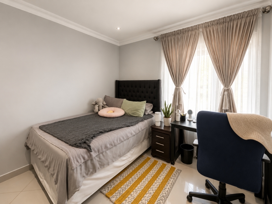 5 Bedroom Property for Sale in Thatchfield Estate Gauteng