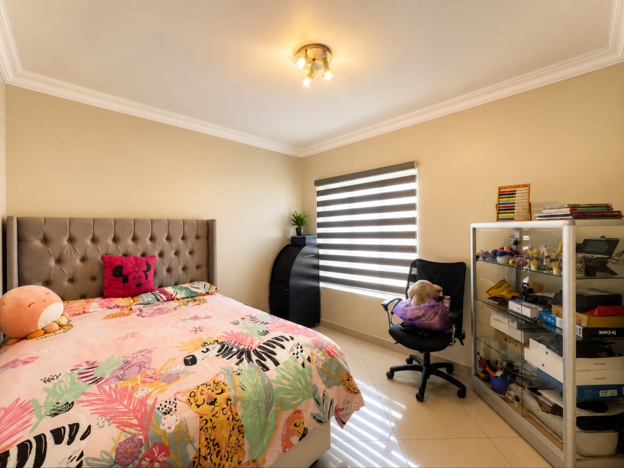 5 Bedroom Property for Sale in Thatchfield Estate Gauteng