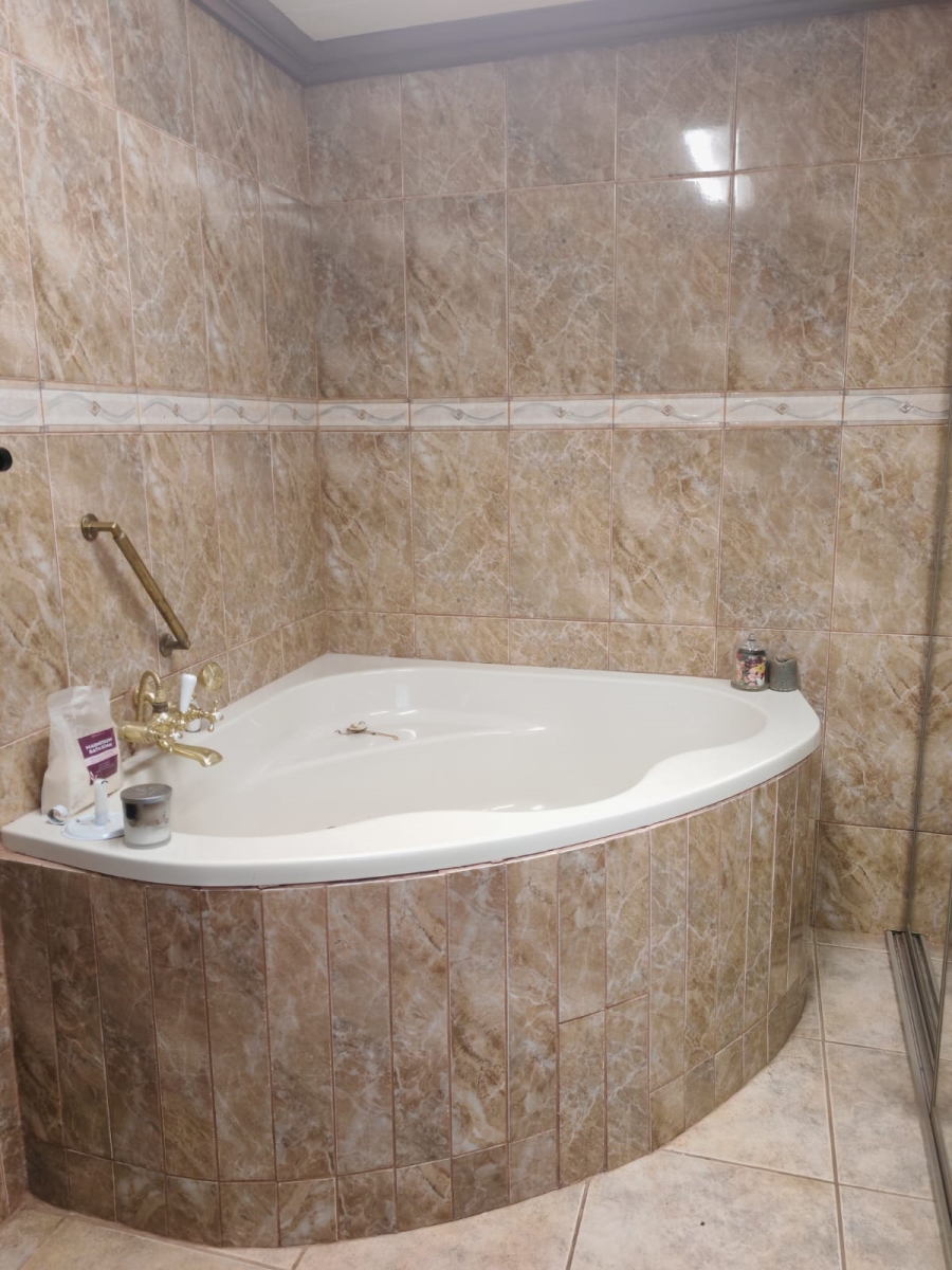 13 Bedroom Property for Sale in Groenkloof Gauteng