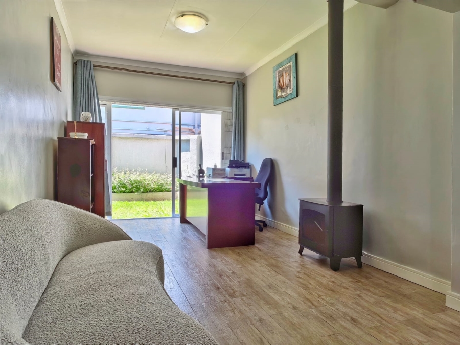 To Let 3 Bedroom Property for Rent in Fairland Gauteng
